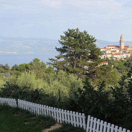 Apartmani Mariosa Vrbnik Kültér fotó