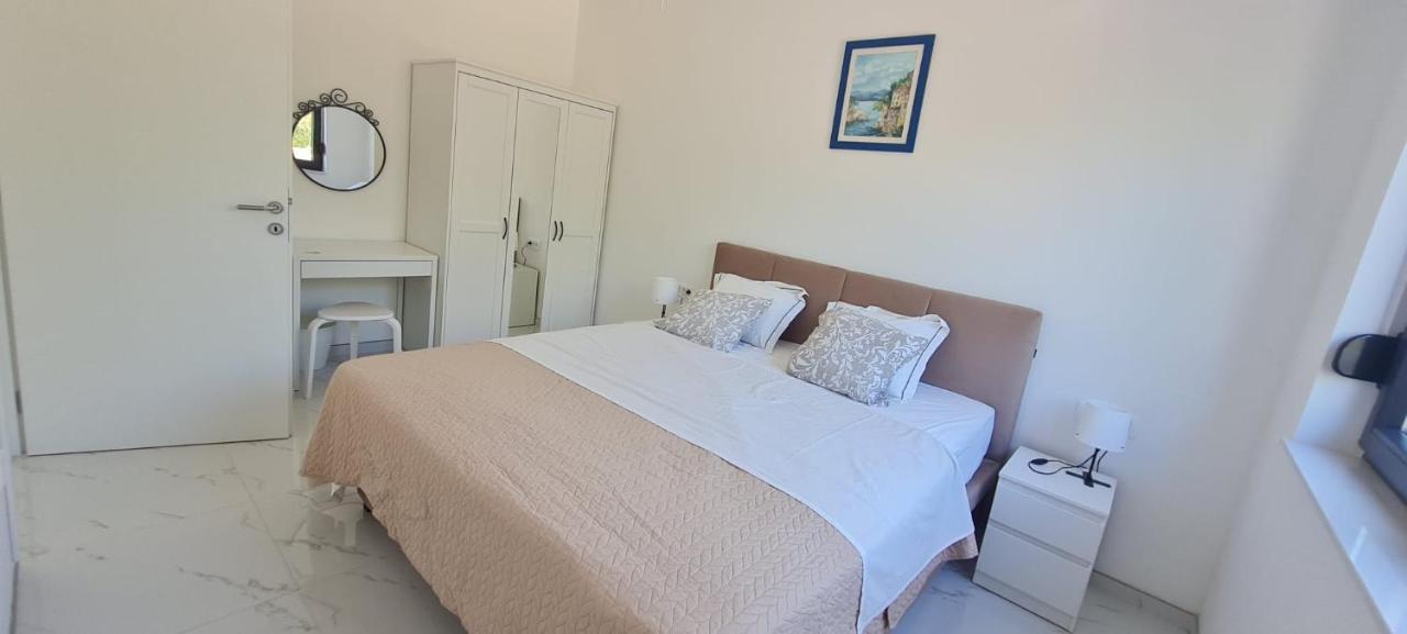 Apartmani Mariosa Vrbnik Kültér fotó